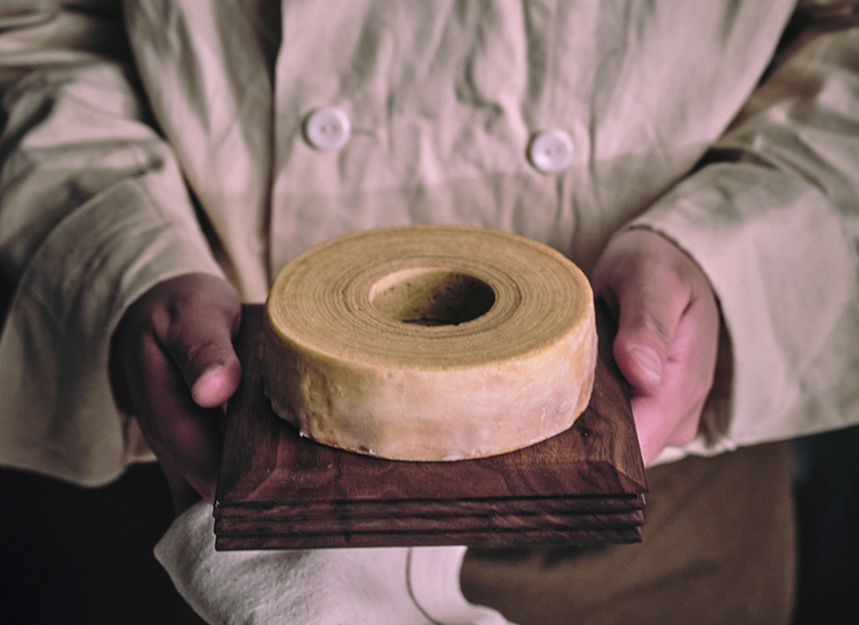 店内で焼き上げる自然派バウムクーヘン