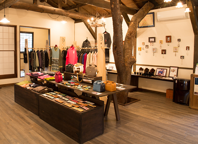 出合いは一期一会“森のギャラリエ”