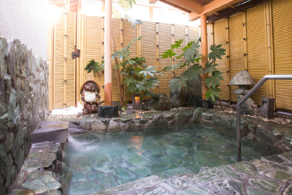 大峯山を目指す行者も疲れを癒したと伝わる、やわらかな湯