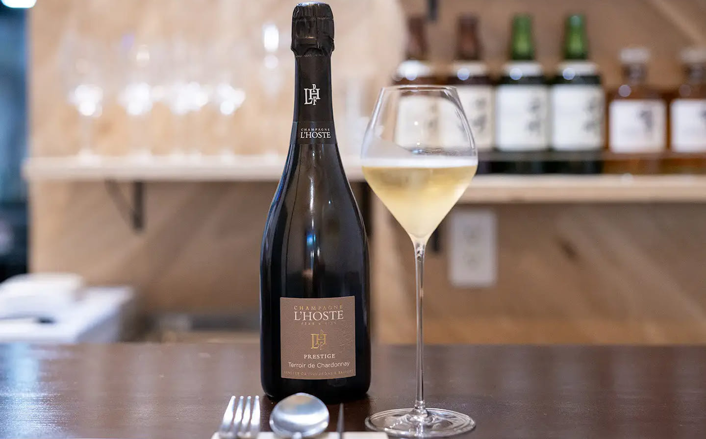 世界各国のワインが豊富にスタンバイ