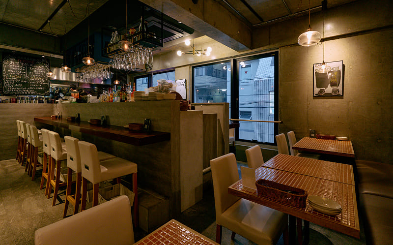 カジュアルながらモダンな雰囲気なので、さまざまなシーンで利用しやすい