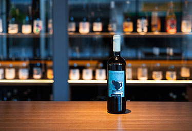 CAFE & WINE BAR WIM 四日市本店
