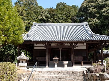 神秀山 満願寺