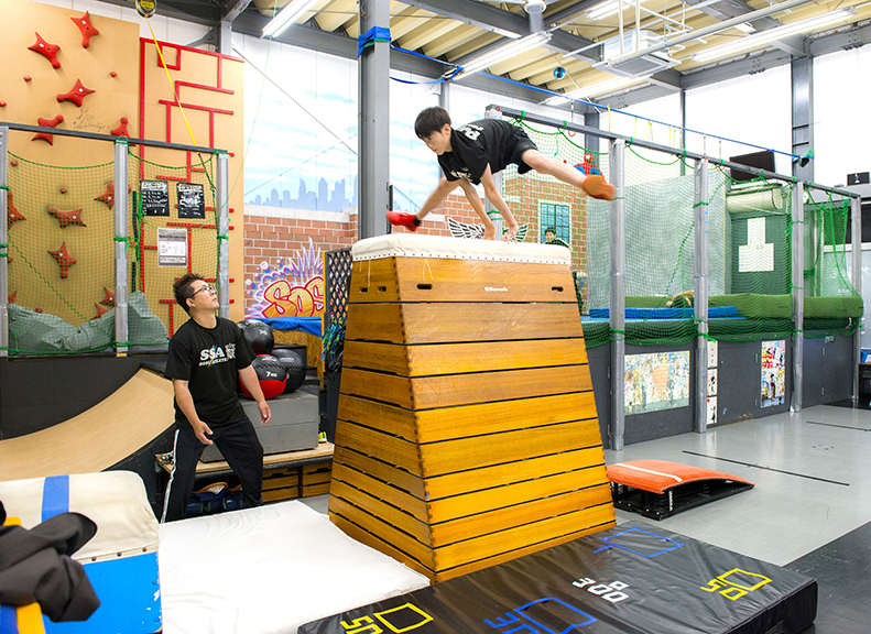 跳び箱の限界に挑戦モンスターボックス