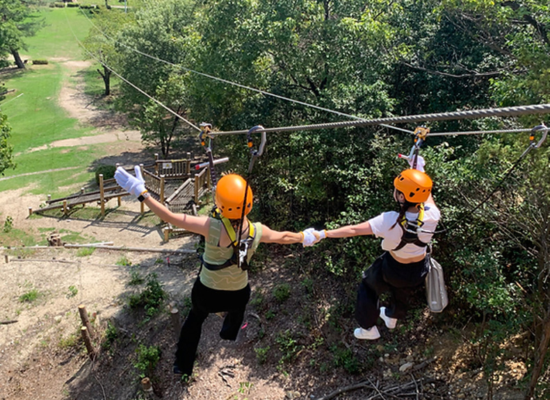 空中散歩が爽快なジップラインを満喫