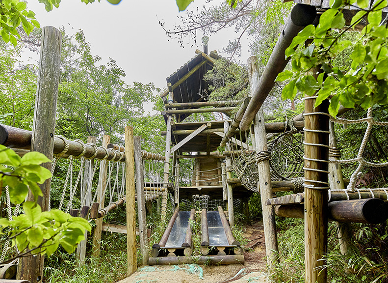 アクティブなコースで約30の遊具に挑戦