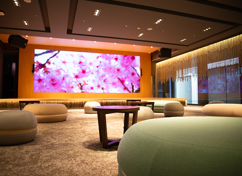 シックな大人の空間で多彩な楽しみを満喫