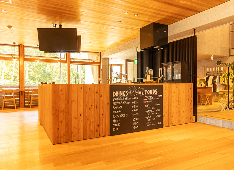 体を優しく潤すサウナのあとのカフェ