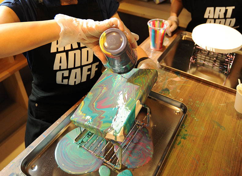 初心者でも楽しめる筆を使わないアート