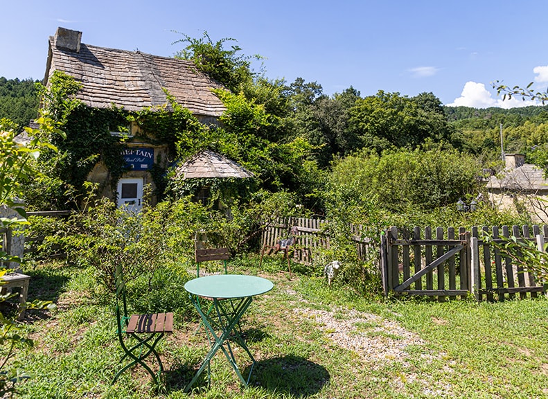 庭園でのピクニックや特別なガイドツアー