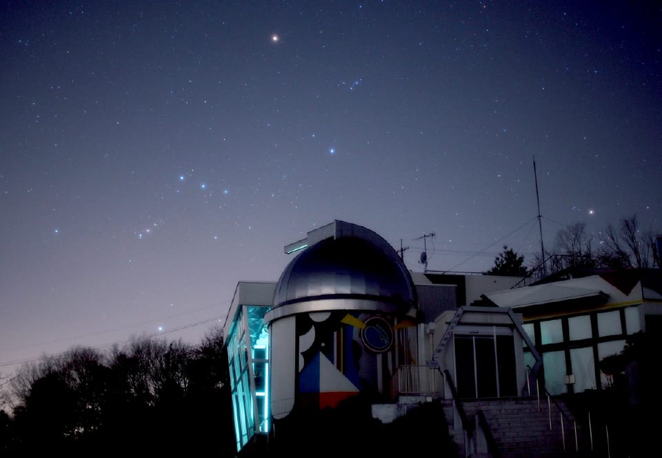 天の川も見られる恵まれた環境 世界的な規模の望遠鏡も身近に