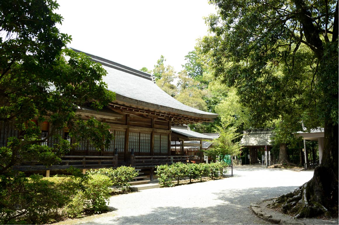 井伊家と関わりがあった宗良親王を祀る井伊谷宮でユニークな授与品をいただく