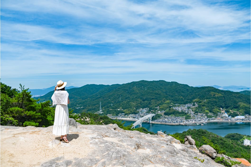 映画やCMのロケ地として話題の陀峯山天狗岩 瀬戸内の360°パノラマビュー