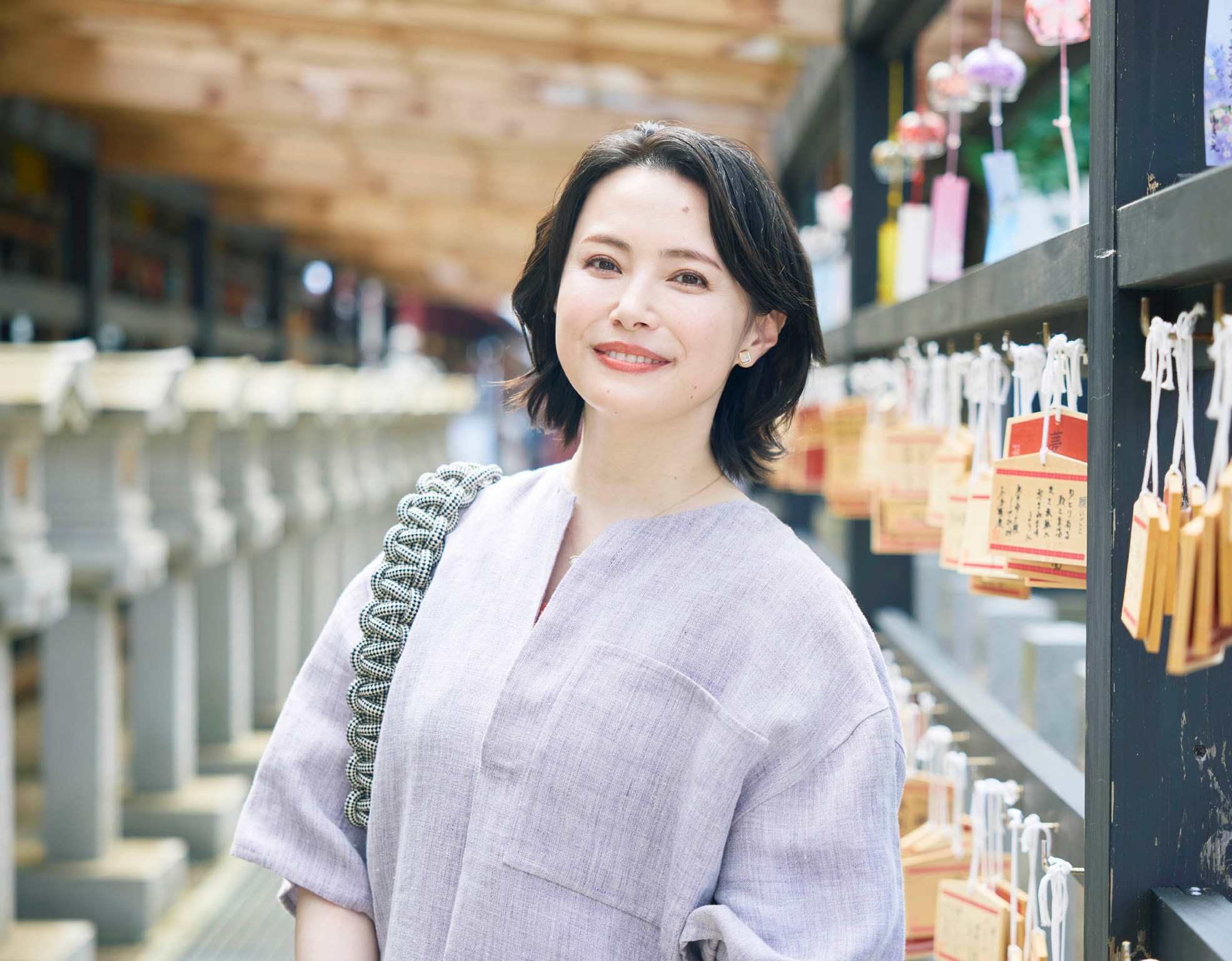 大杉神社を訪れた美村里江さん