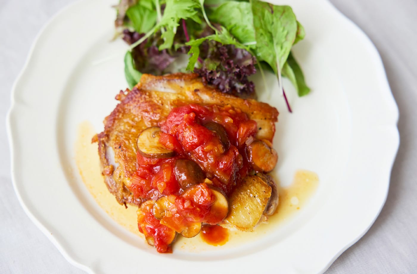 チキンステーキ マッシュルームトマトソース