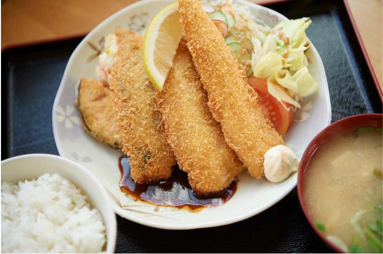 米沢食堂の魚フライ定食