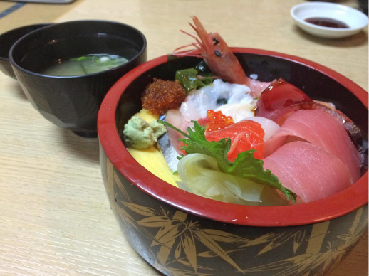 とれたての鮮魚が揃う小樽で食べるのはやっぱり魚！