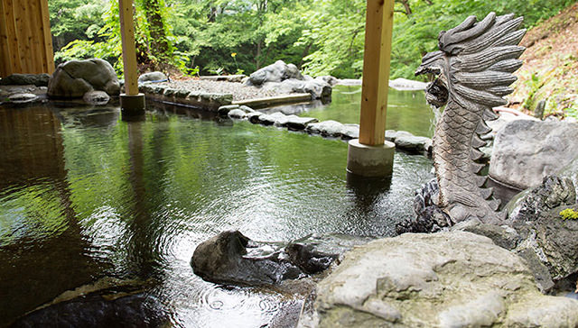 源泉掛流しの湯めぐりテーマパーク 龍洞