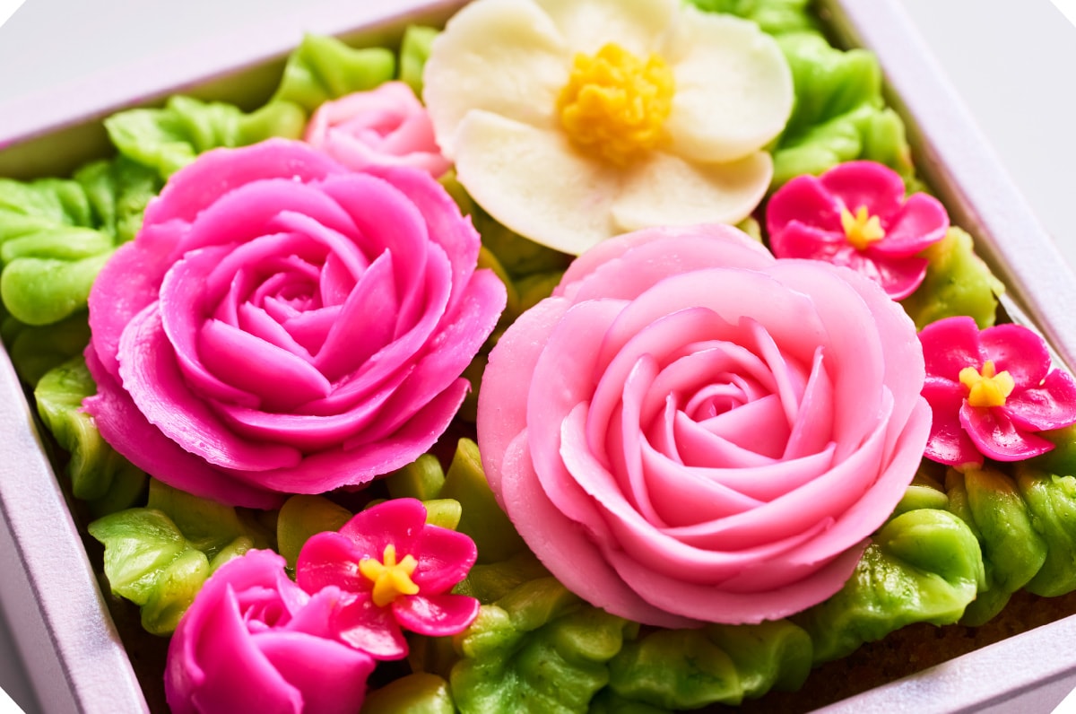 フラワーピクニックカフェの食べられるお花の“ミニ”ボックスケーキ