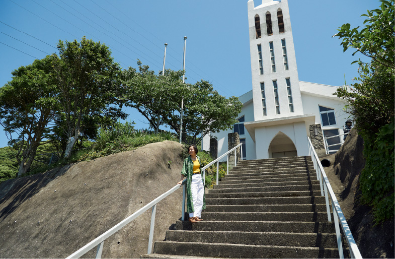桐教会から龍観山、若松大橋まで 多島美の海岸線を絶景ドライブ