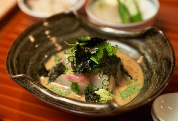 鯛茶漬けはまずはそのままごはんにのせて。全部そのまま食べないように注意