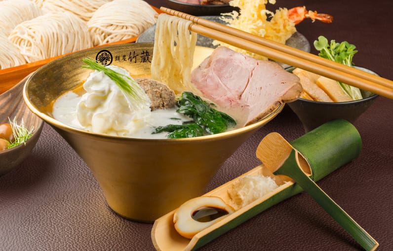 エスプーマトリュフ塩白湯らーめん