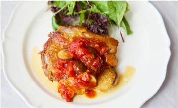 チキンステーキマッシュルームトマトソース