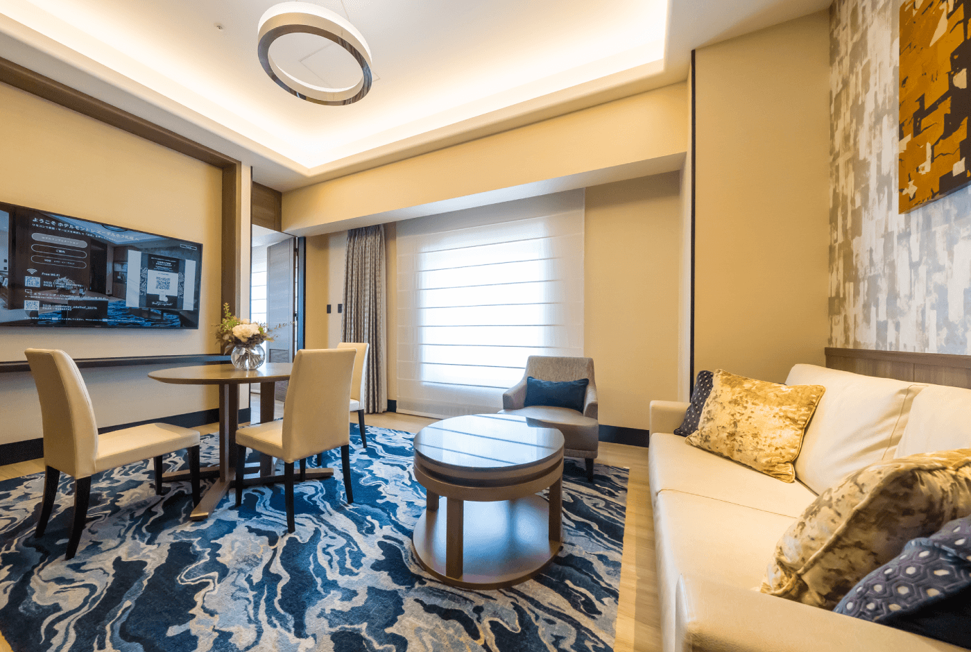 ウィーンと北の大地の文化が溶け合うスイートルームを旅の拠点に