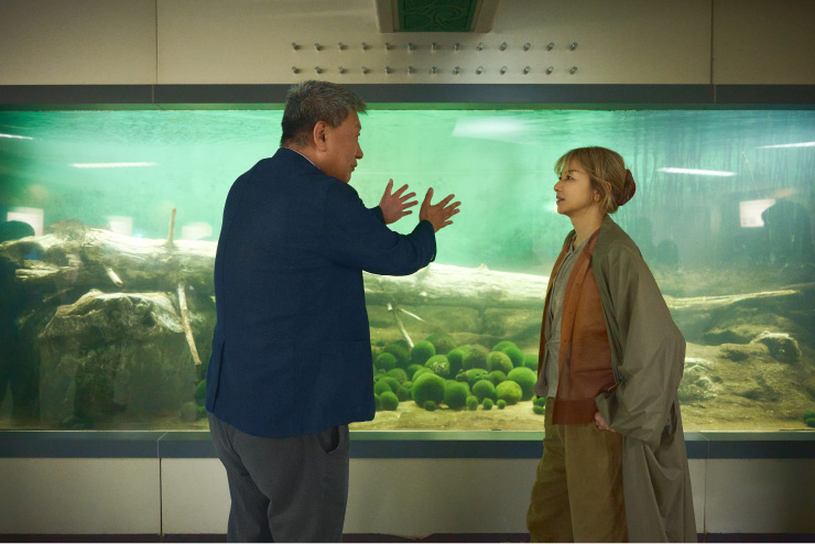 チュウルイ島・マリモ展示観察センターで 特別天然記念物のマリモを観察