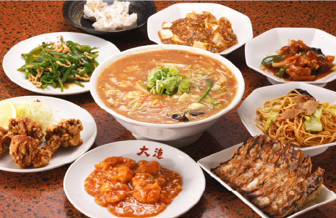 ラーメン、唐揚げ、チャーハン、焼きそば、レバニラ炒めなど豊富なラインナップ
