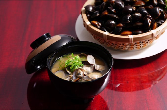 宍道湖で獲れた大粒のしじみを使ったしじみ汁は滋養たっぷり