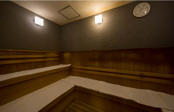 男性浴室にはドライサウナ、女性浴室にはミストサウナがある