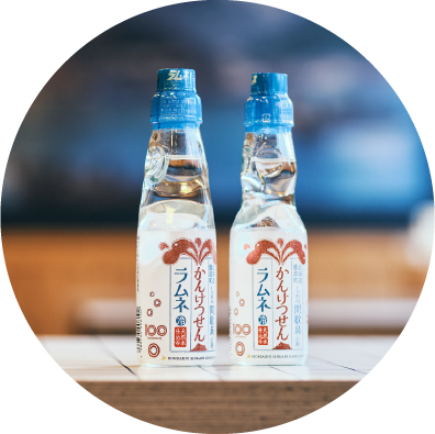 銭湯の雰囲気にぴったりの「かんけつせんラムネ」1本300円