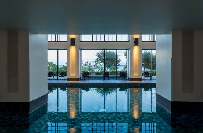 天然温泉やプールなどが充実し、館内だけで完結するリゾート