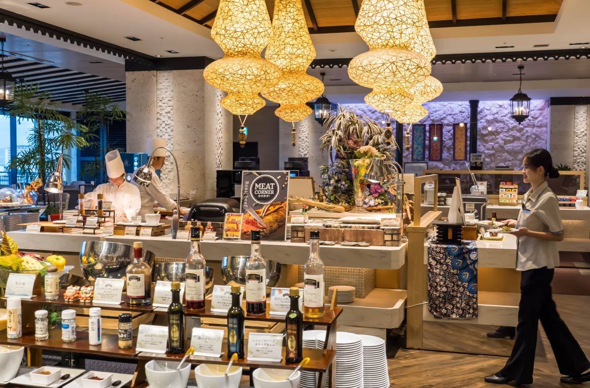 沖縄名物から本格フレンチまで並ぶ美食ダイニング