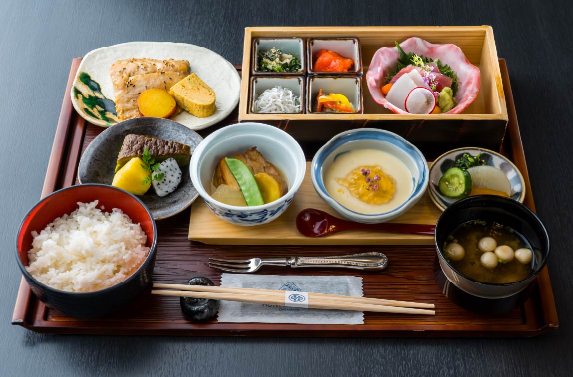 島の恵みを味わう優雅な和朝食