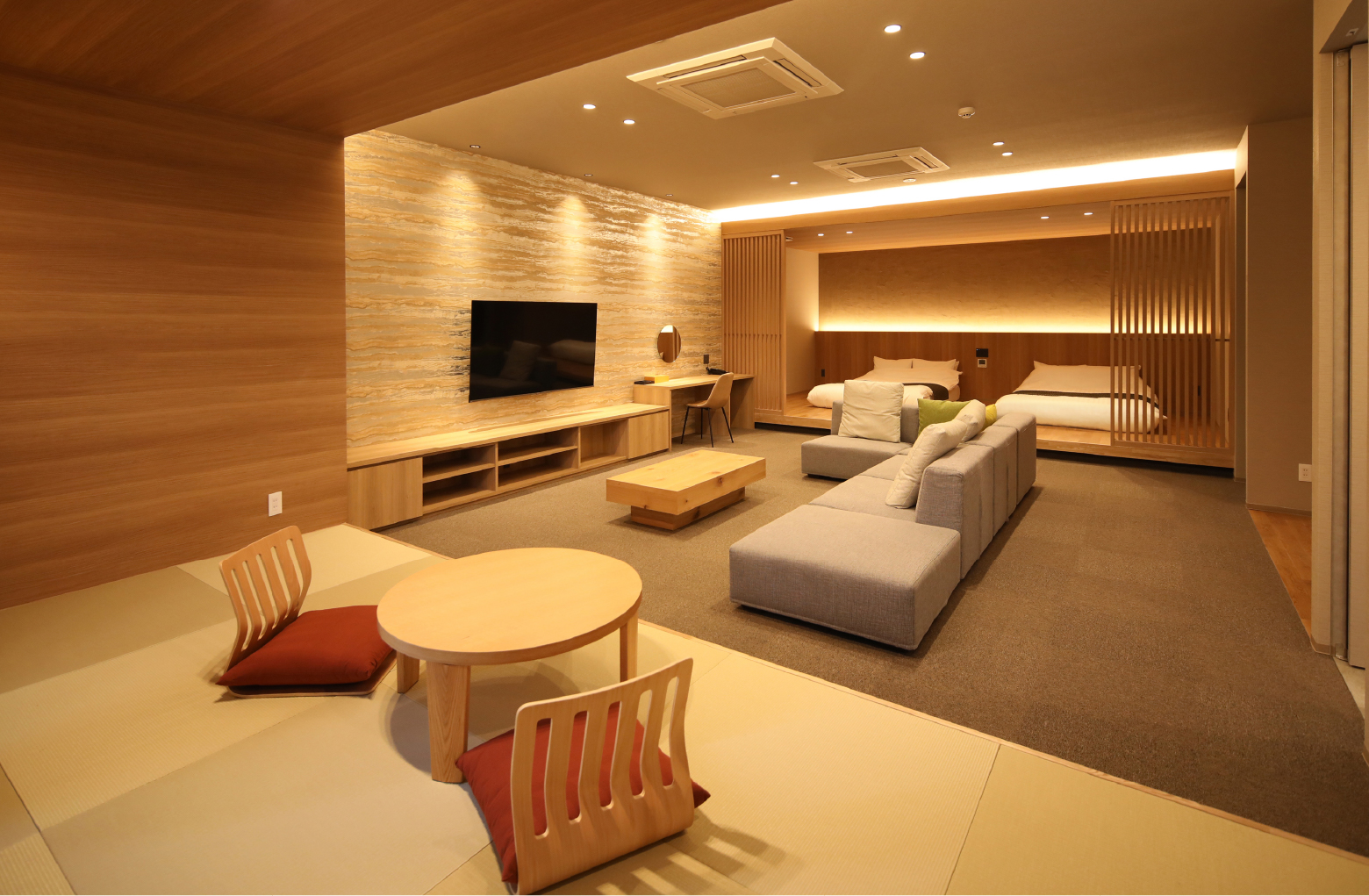 和モダンな空間で贅沢な時間を過ごせるスイートルーム木守