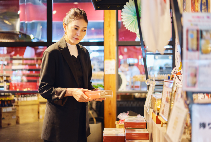 レストランの隣にはお土産ものが並ぶショップも