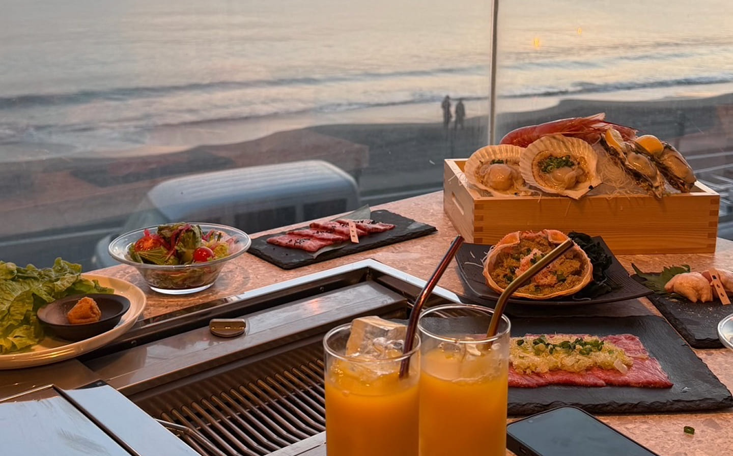 七里ヶ浜の海が目の前の絶好のロケーション