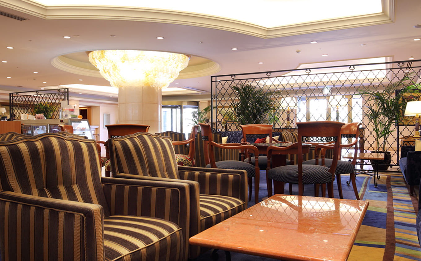 居心地のいい落ち着いた雰囲気のロビー