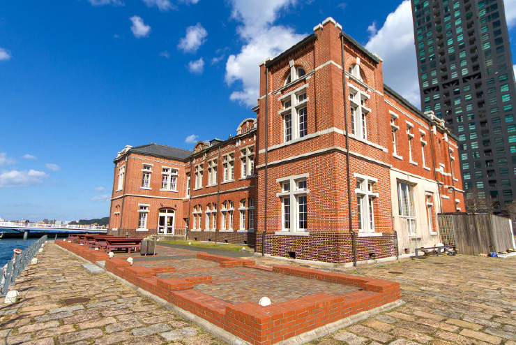 赤レンガが映える旧門司税関