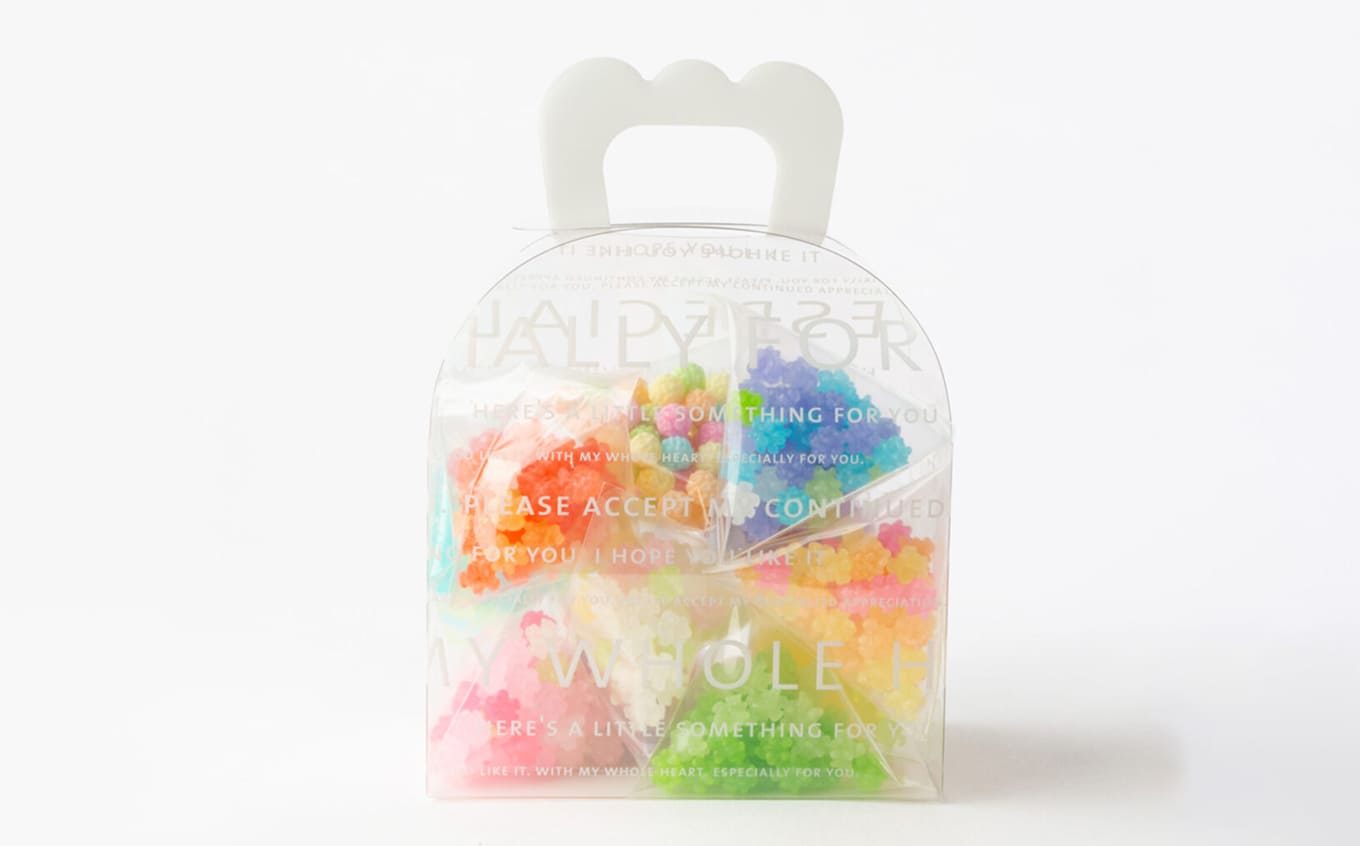 色とりどりのコンペイトウがテトラフィルムに包まれたパッケージがかわいらしい「フルーツバスケット」