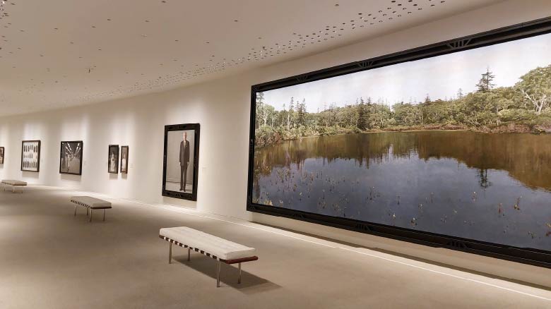 コレクション展を行うギャラリー3では、美術館最大作品の《神仙沼-保木将夫氏に捧ぐ-》（野田弘志/2022年）などを常設展示