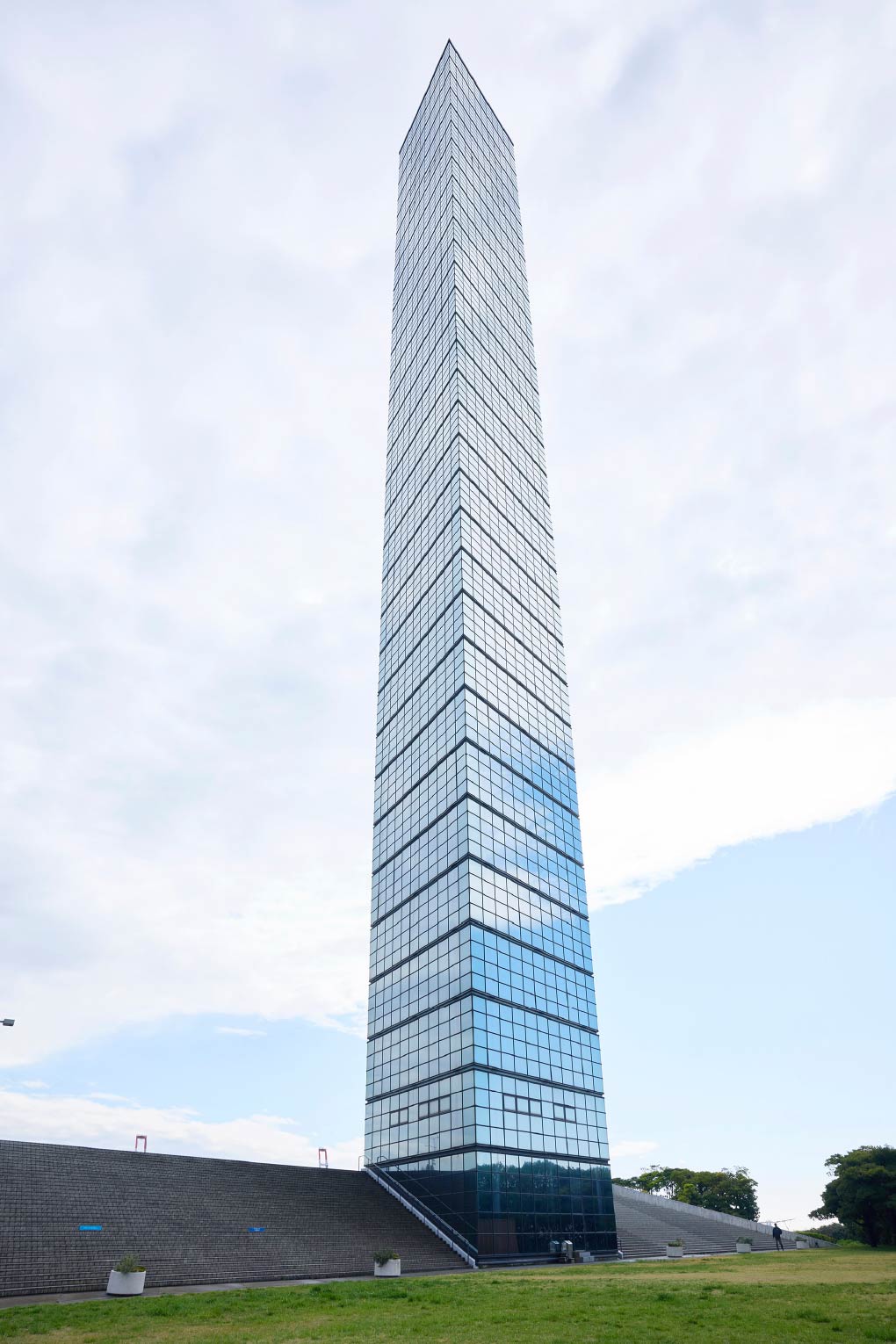 国内有数の国際貿易港・千葉港のシンボル的存在