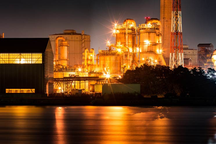 千葉港の夜景クルーズできらめく工場夜景にうっとり
