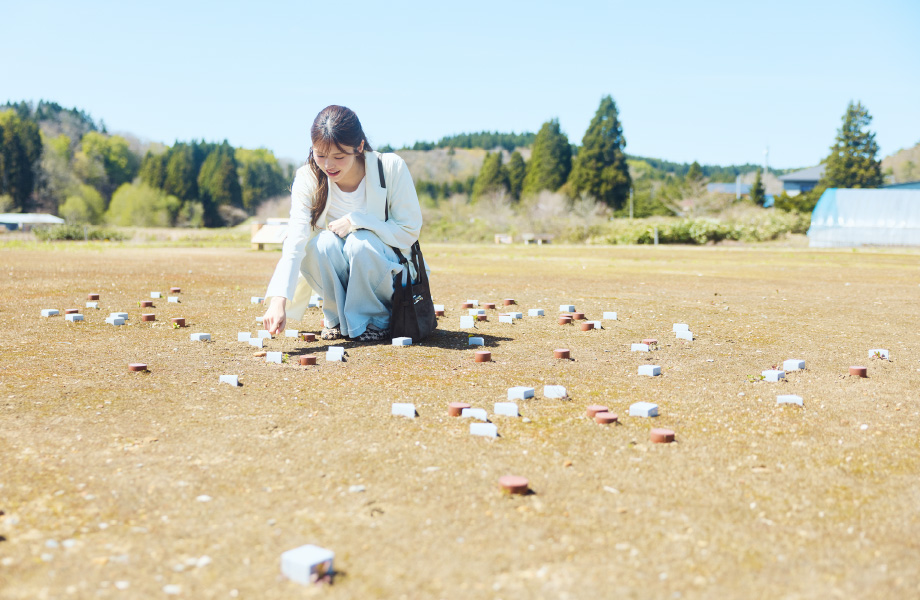 屋外エリアには土器片や石器など、出土品の印がついている