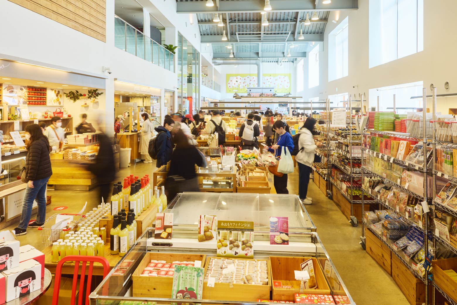 青森駅前のベイエリアにあるA-FACTORYでお土産探し