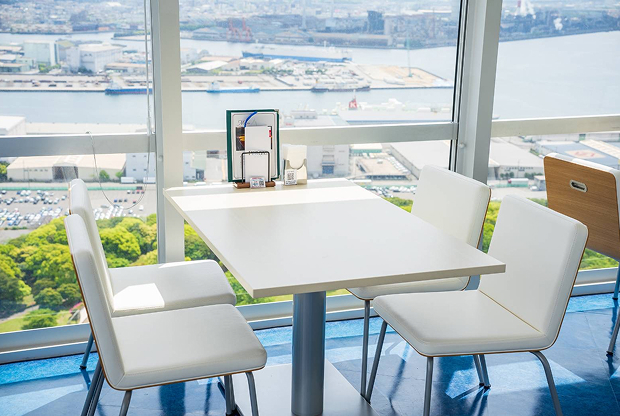 地上109mからの景色と軽食を楽しめる3階にオープンした展望カフェ「Caffé Vista109」