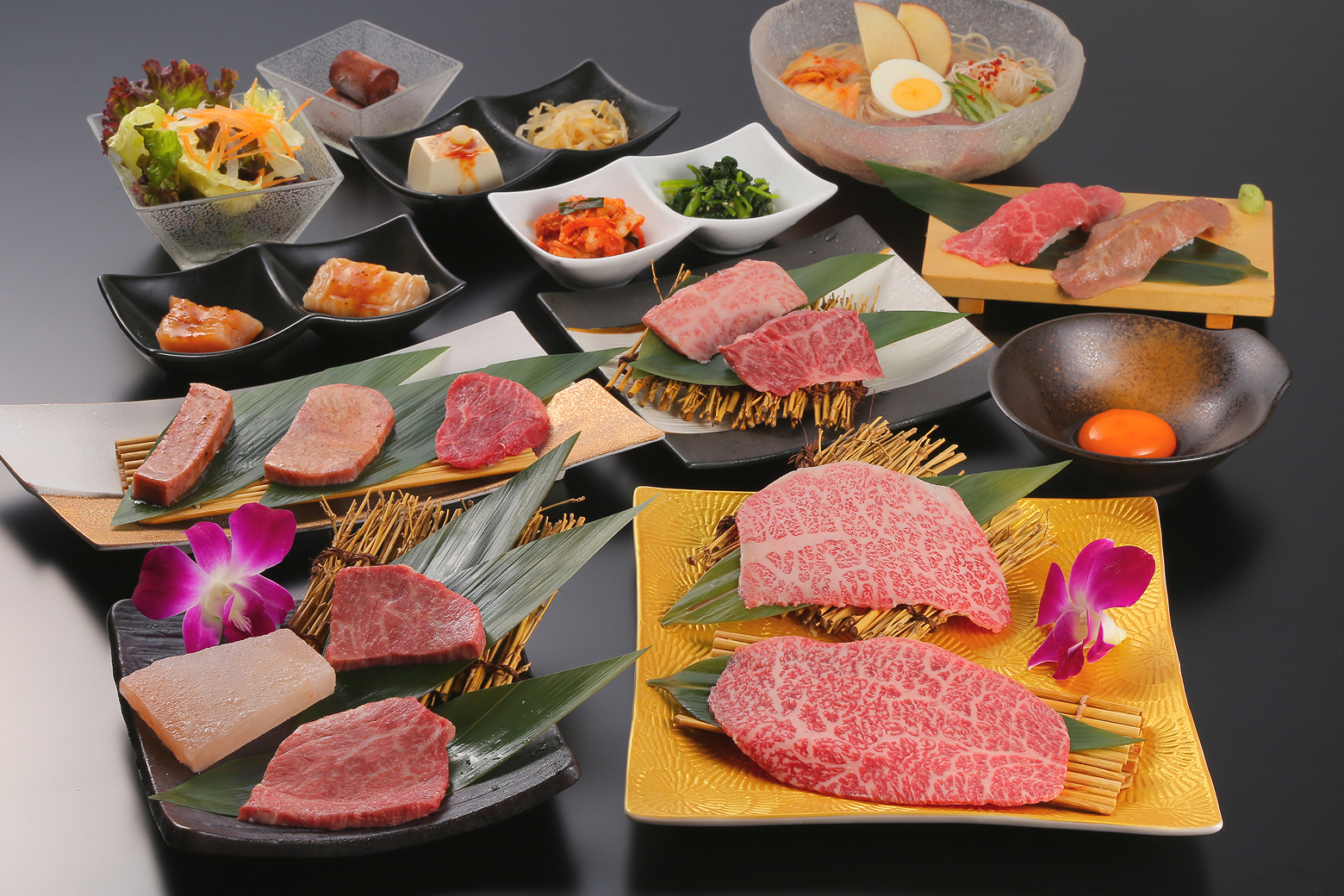 人気No.1の「シャトーブリアンコース」は、極上の黒毛和牛を塩焼・すき焼き風などの味わいで楽しめる
