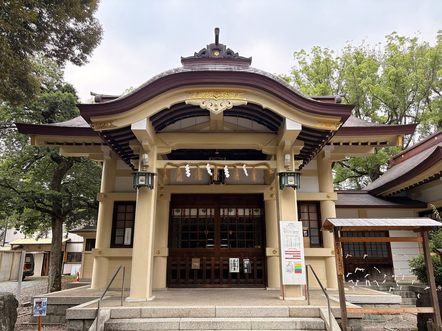 建久年間（1190〜1199年）創建と伝えられ、1967年[制作者1] の造営で現在の姿になった社殿
